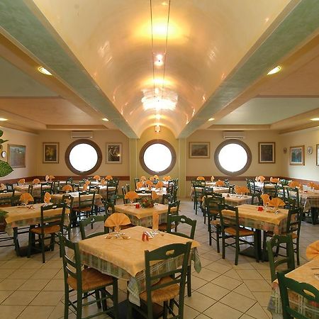 Hotel Ristorante Il Pirata San Vito di Leguzzano Ngoại thất bức ảnh