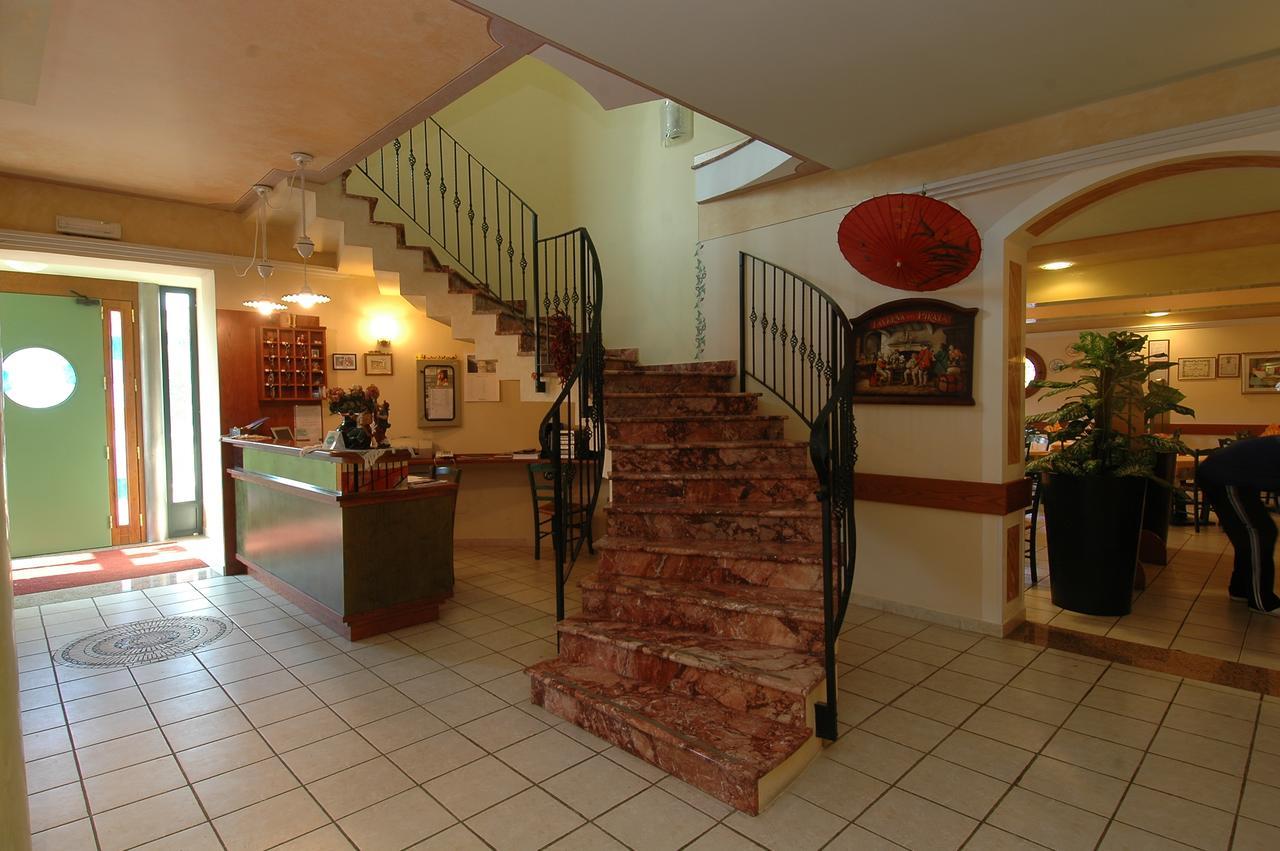 Hotel Ristorante Il Pirata San Vito di Leguzzano Ngoại thất bức ảnh