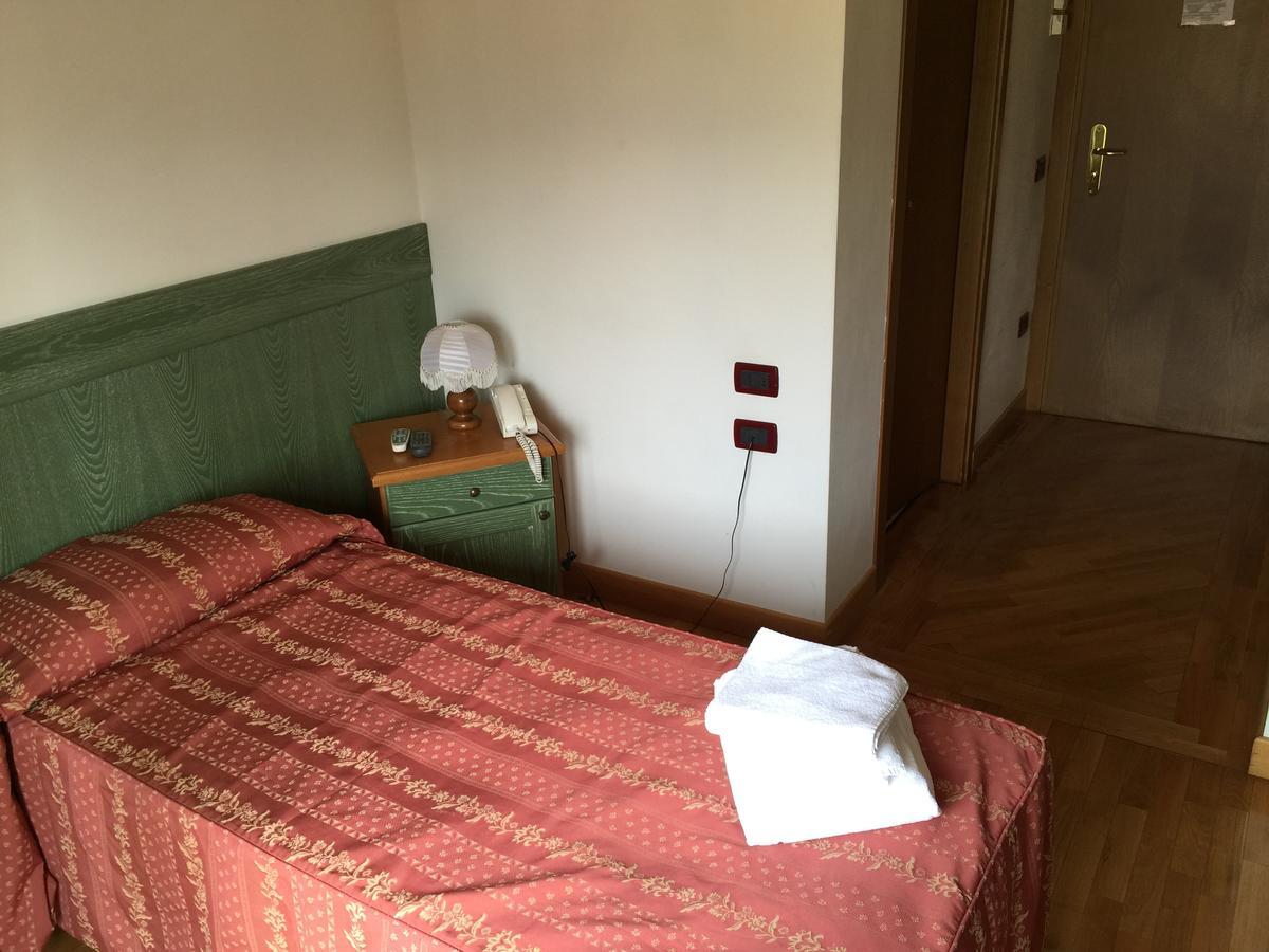 Hotel Ristorante Il Pirata San Vito di Leguzzano Ngoại thất bức ảnh